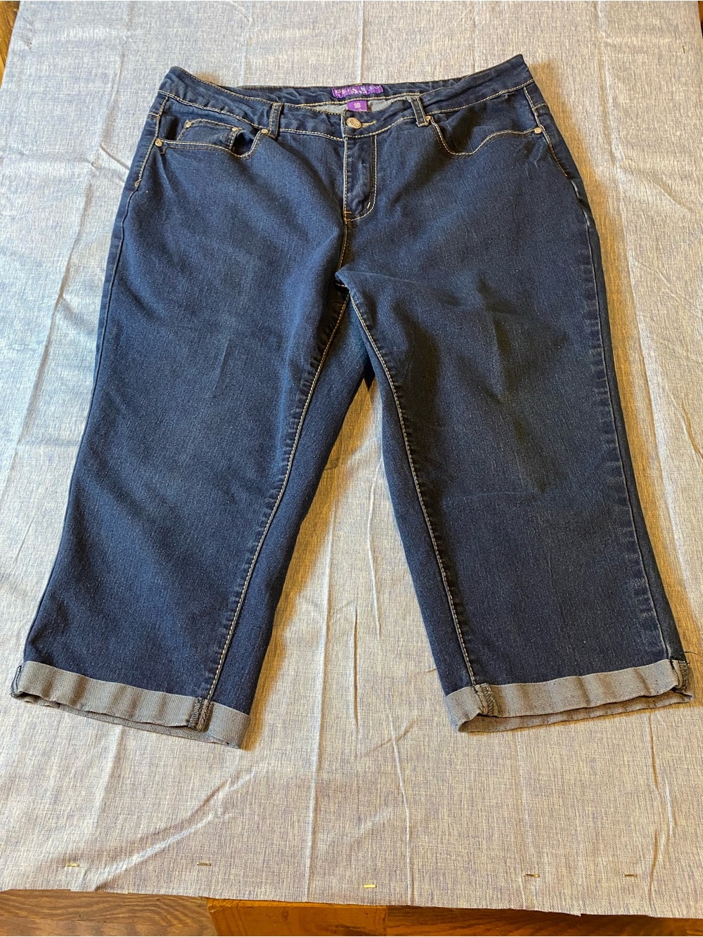 Women’s Dark Indigo Cropped Denim Jeans